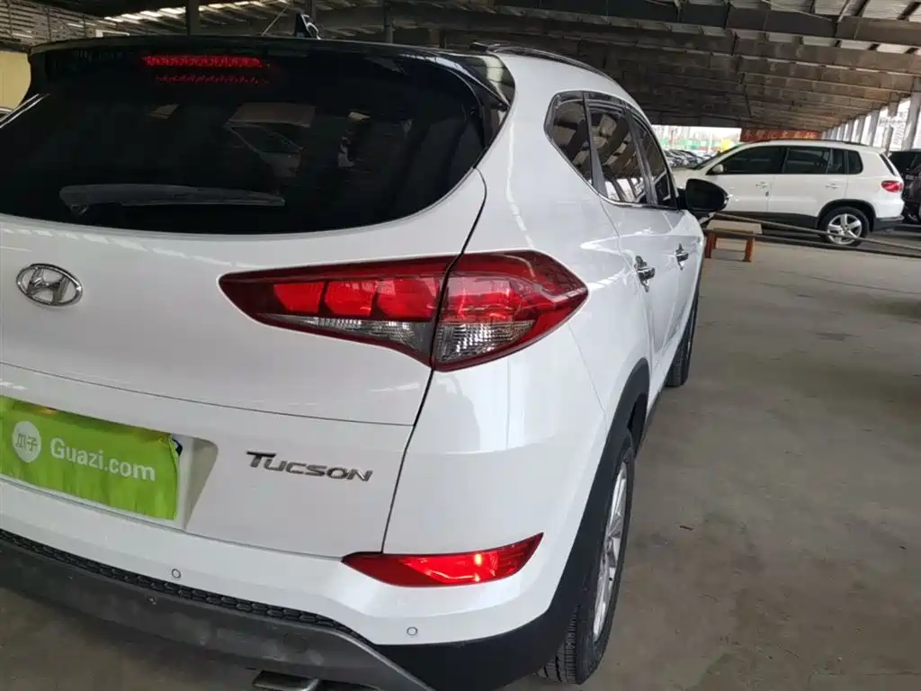 Hyundai Tucson 2018 1.6T DCT 2WD 15th Anniversary Special Edition фото 8