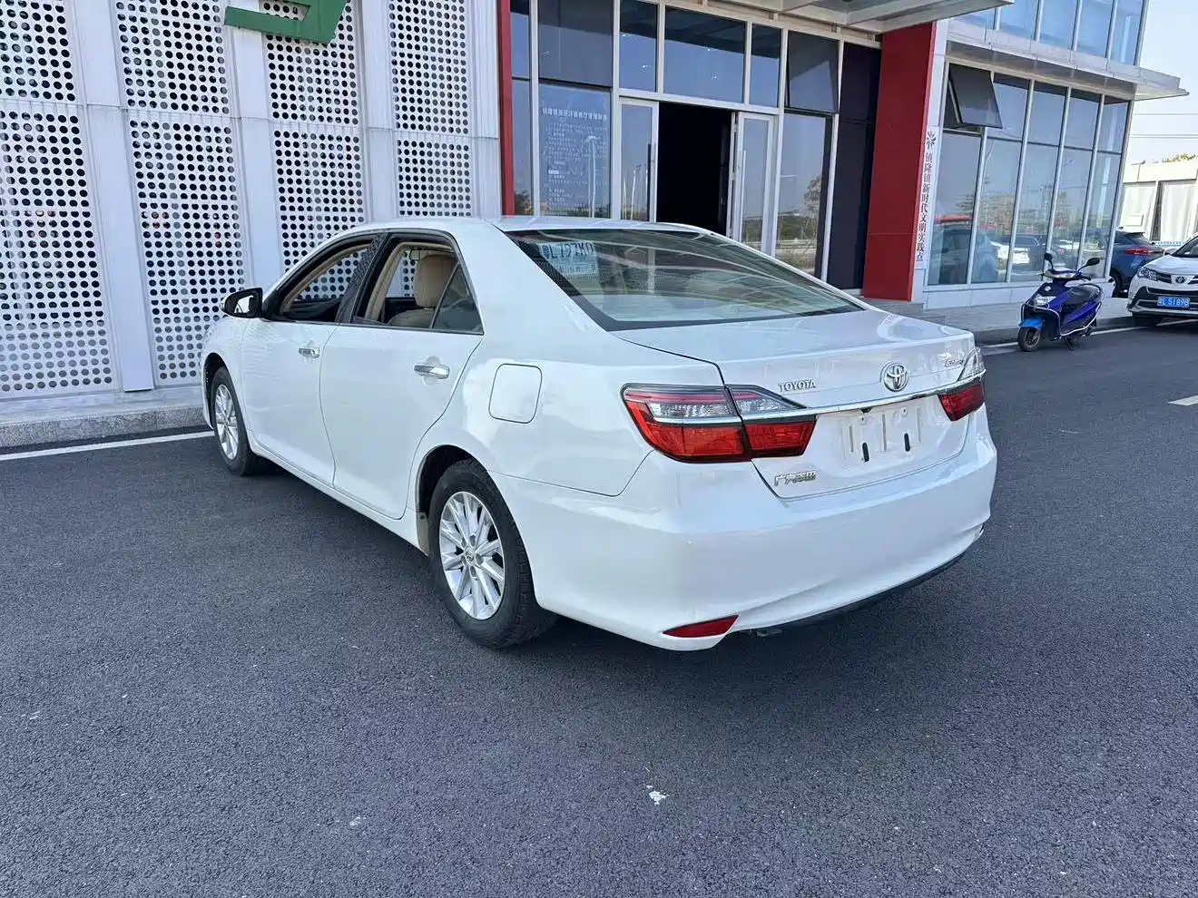 Toyota Camry 2016 2.0E 10th Anniversary Elite Edition фото 27