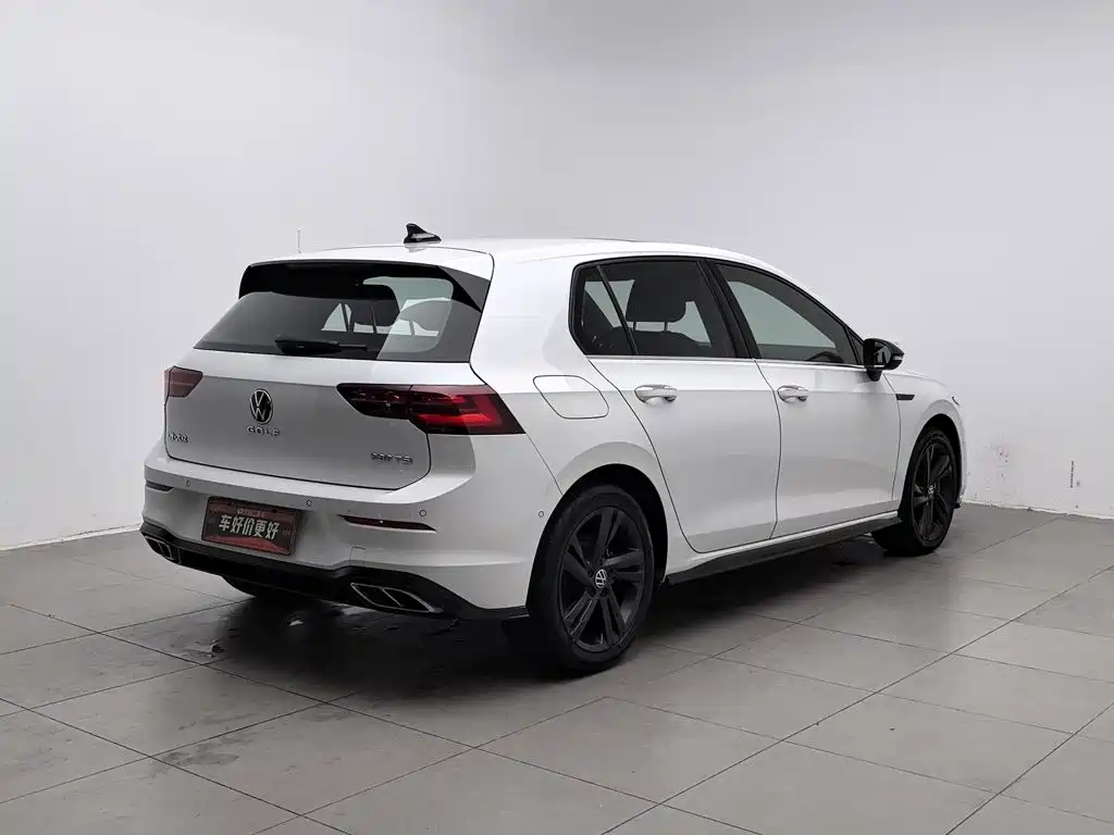 Фото 2 - Volkswagen Golf