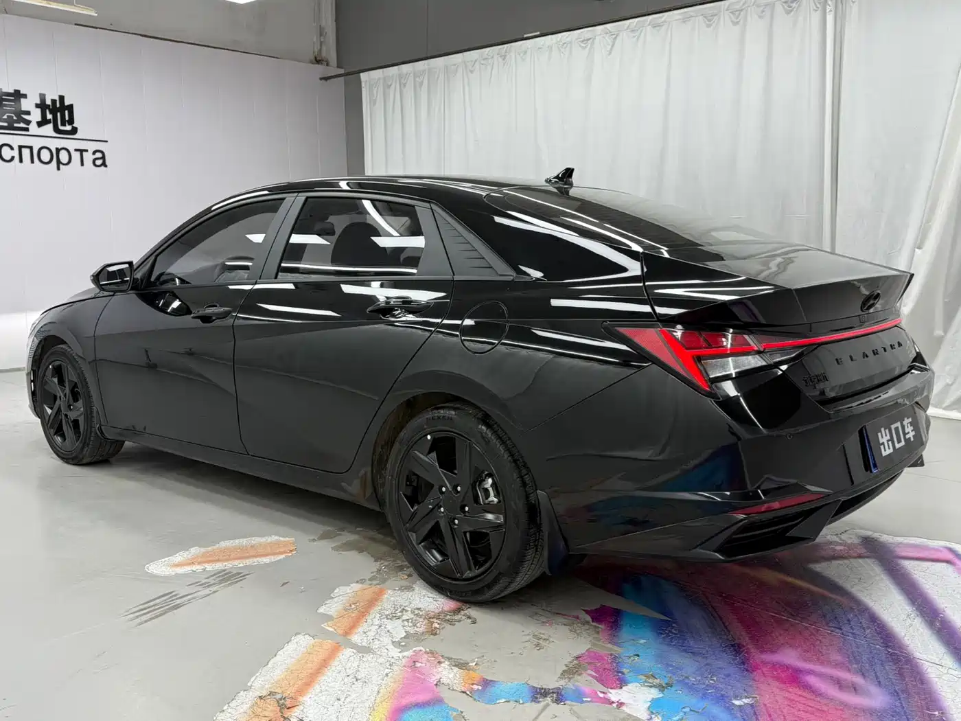 Hyundai Elantra 2022 1.5L CVT LUX Black Knight Limited Edition фото 4
