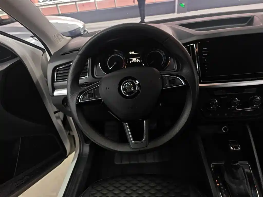 SKODA KOMICK