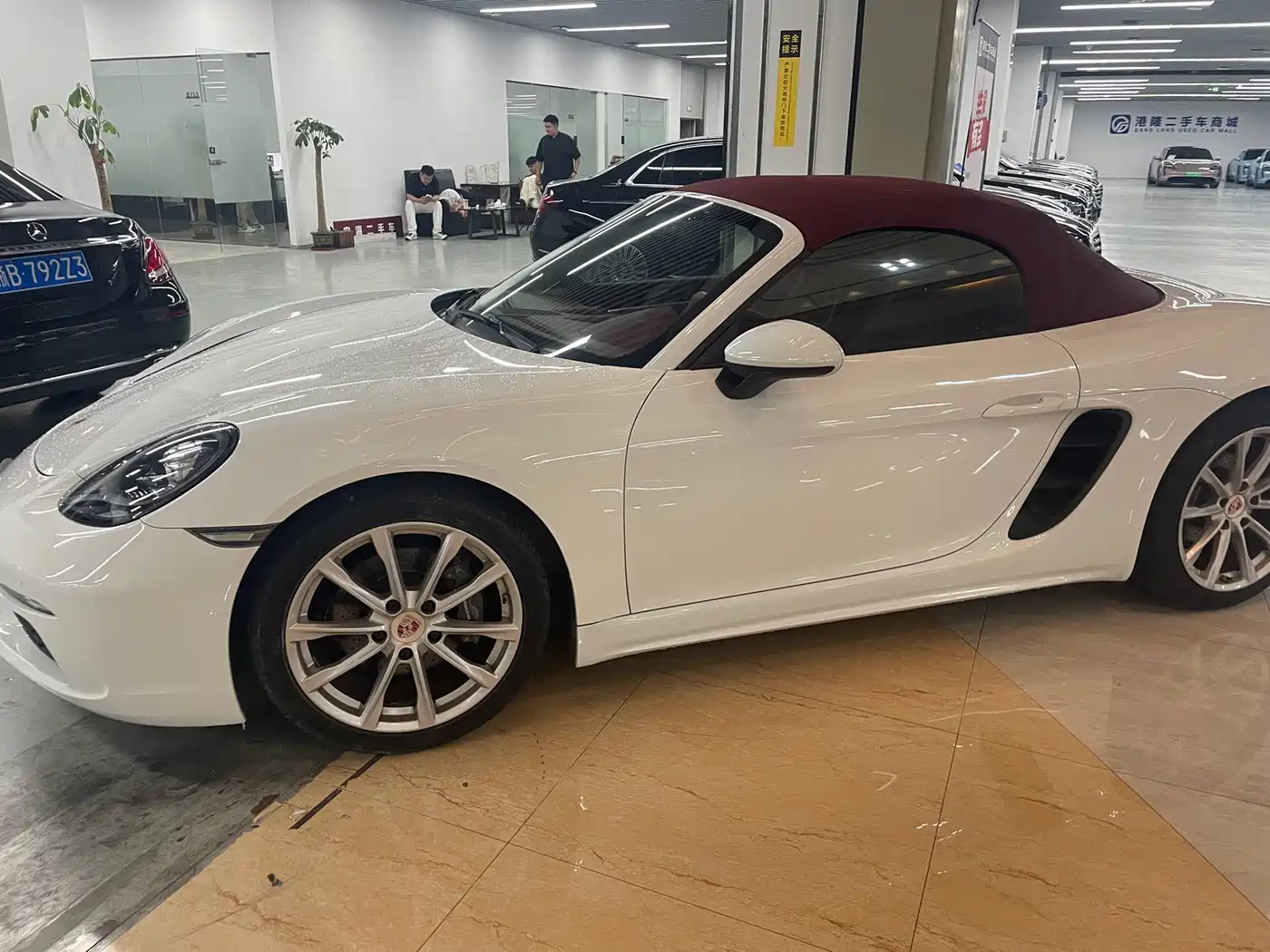 Porsche 718 2018 Boxster 2.0T фото 9