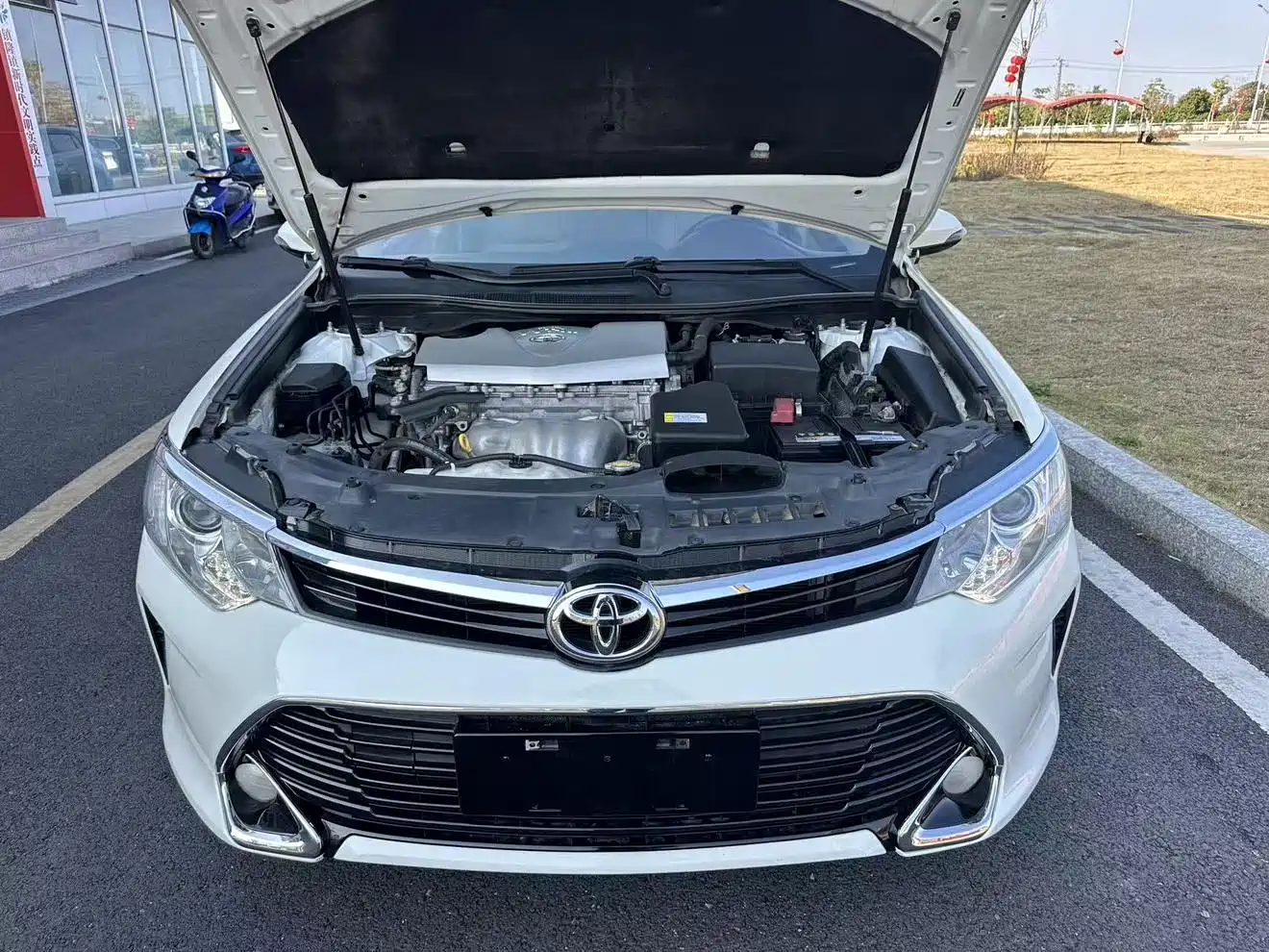 Toyota Camry 2016 2.0E 10th Anniversary Elite Edition фото 16