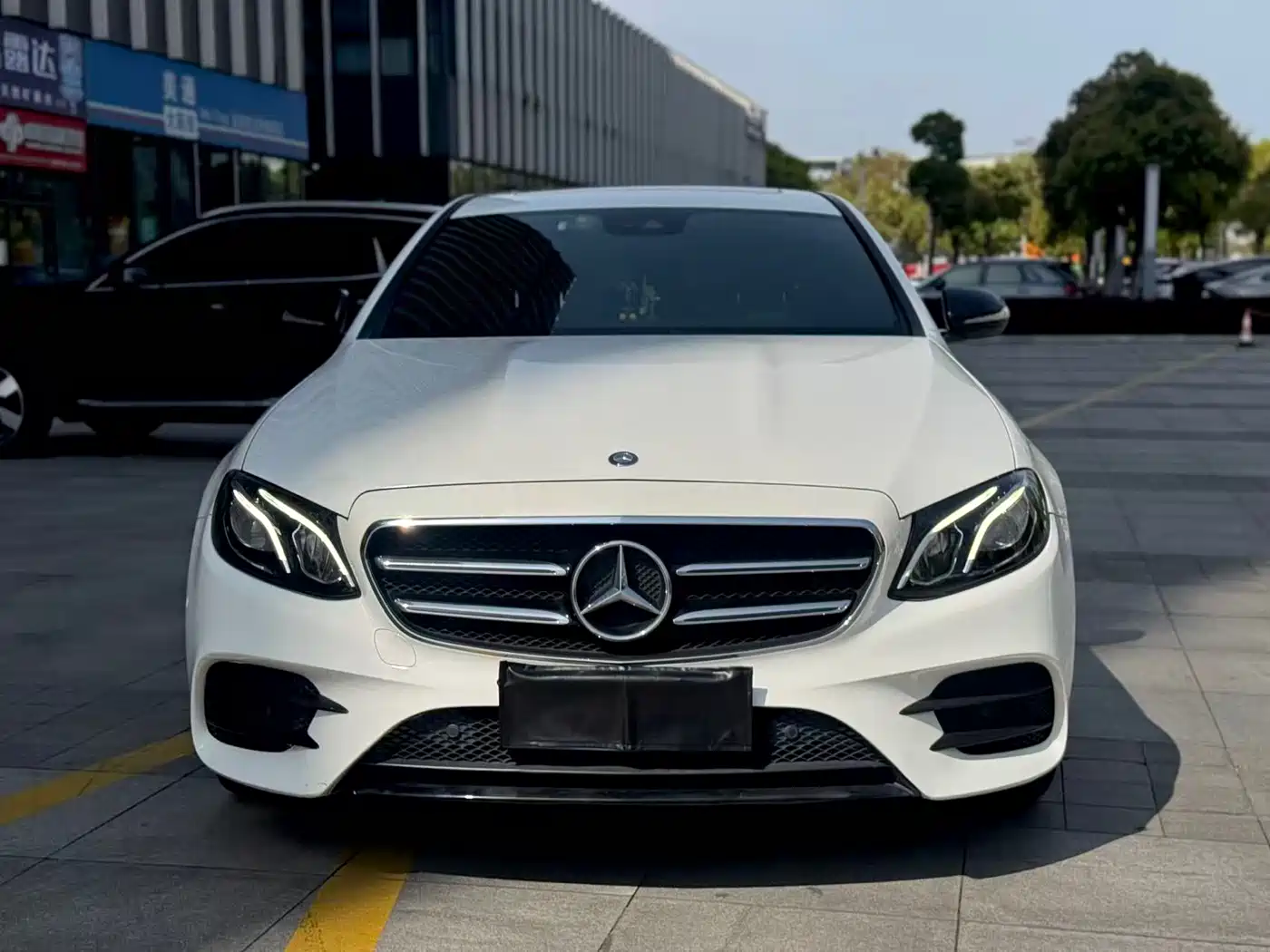 Mercedes-Benz E-Class 2017 E 200 Sport 4MATIC фото 3