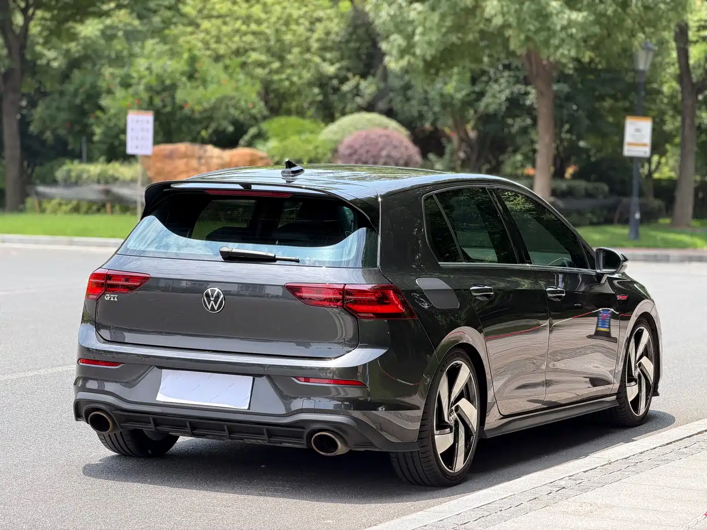 Volkswagen Golf GTI 2023 380TSI DSG GTI фото 22