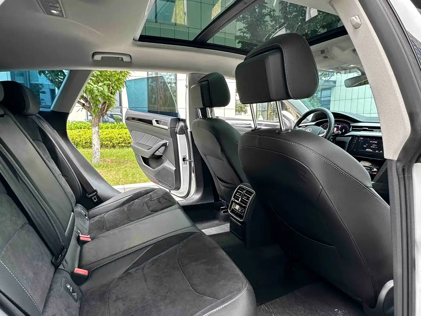 Volkswagen FAW-Volkswagen CC 2021 Shooting Brake 330TSI Hunter Edition фото 10