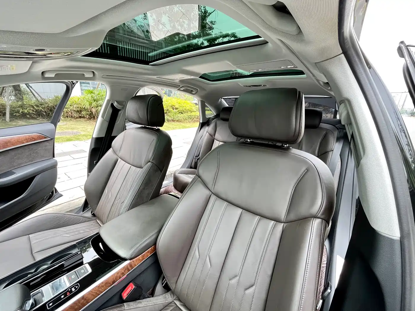 Audi A8 2018 A8L 55 TFSI quattro Launch Premium фото 10