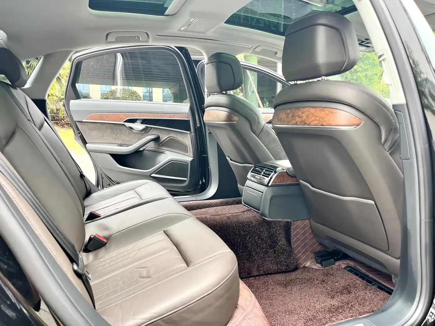 Audi A8 2018 A8L 55 TFSI quattro Launch Premium фото 11