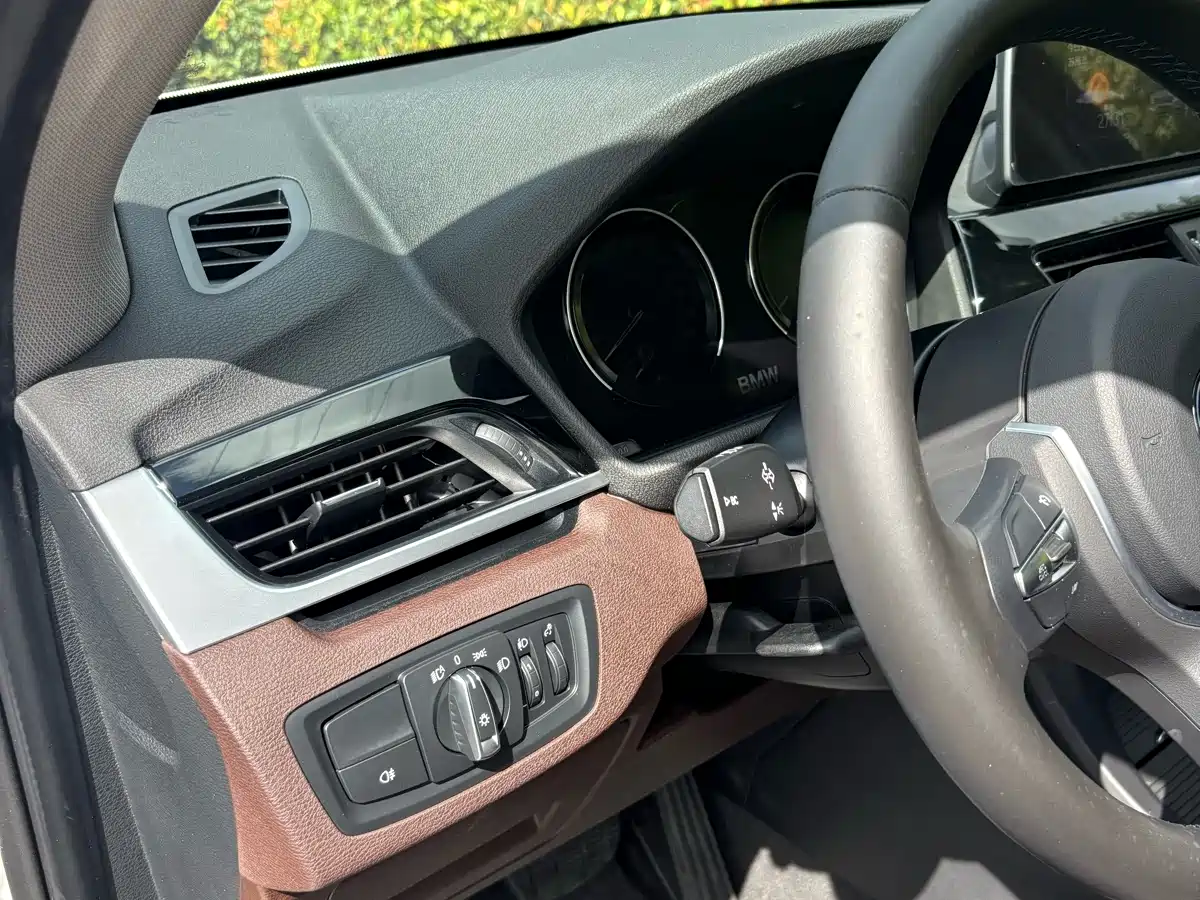 BMW X1 2021 sDrive25Li Leading фото 19