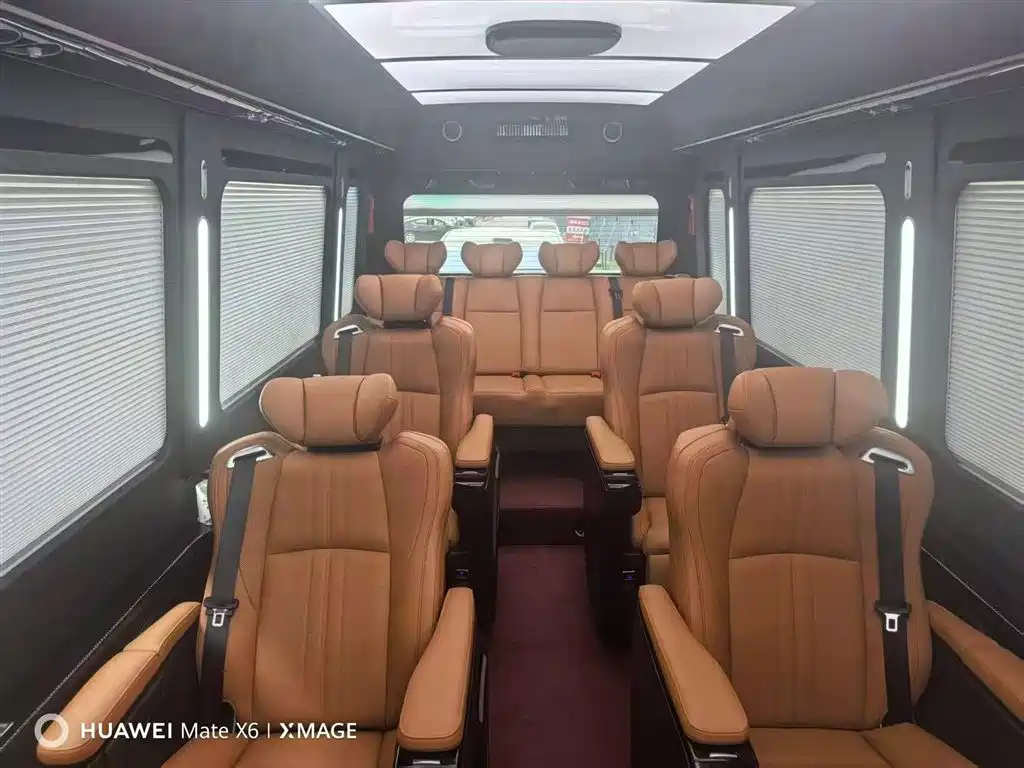 Hongqi Guoyue 2024 3.0T Business Edition 20-Seater фото 2
