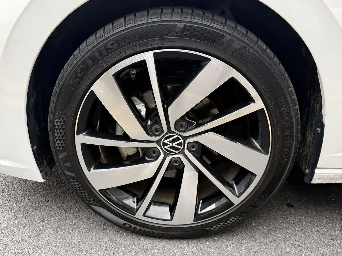 Volkswagen Sagitar 2023 300TSI DSG Excellence Edition фото 17