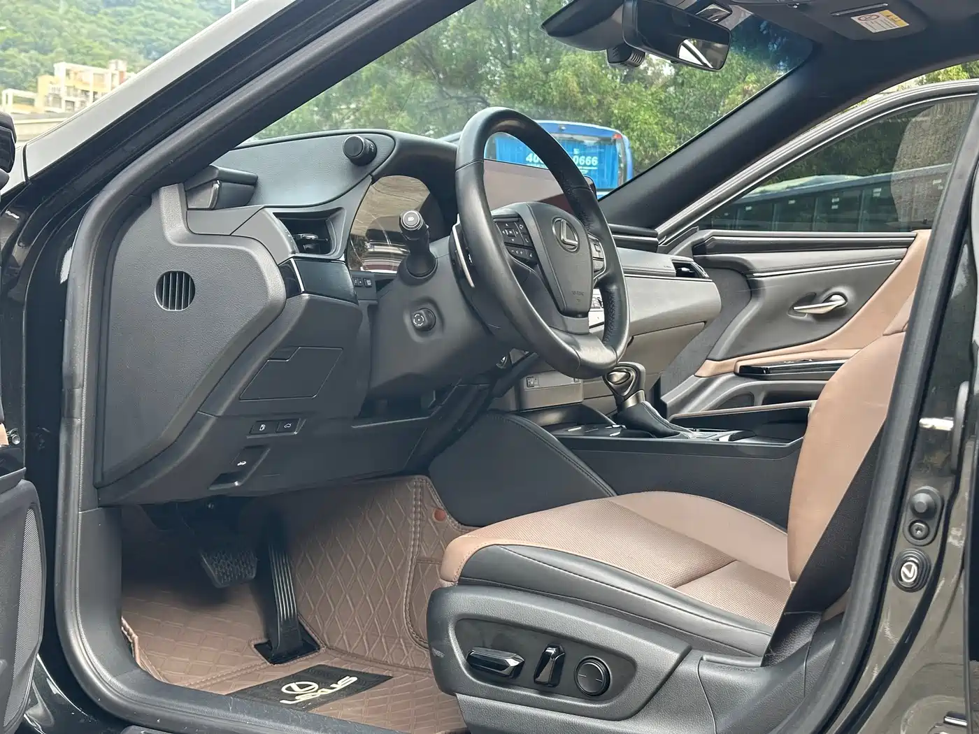 Lexus ES 2023 200 Excellence Edition фото 5