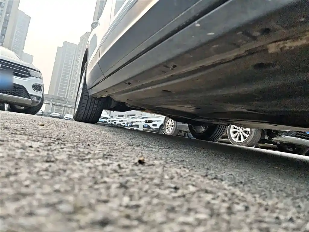 VOLKSWAGEN T-ROC EXPLORING SONGS