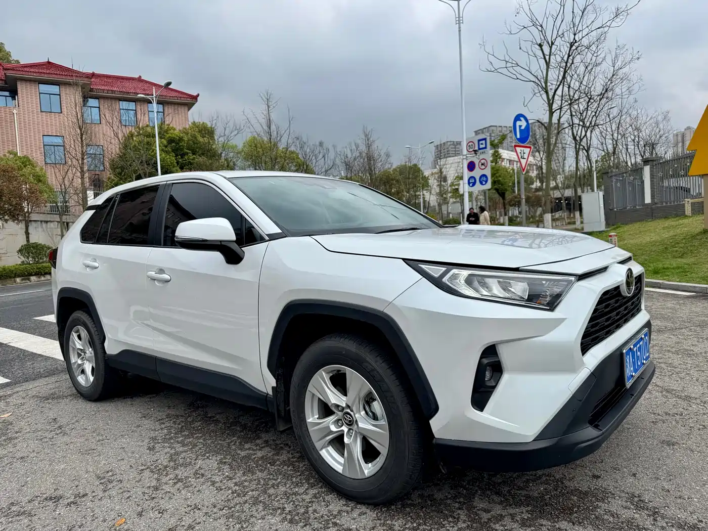 Toyota RAV4 Rongfang 2024 2.0L CVT FWD Urban Edition фото 4