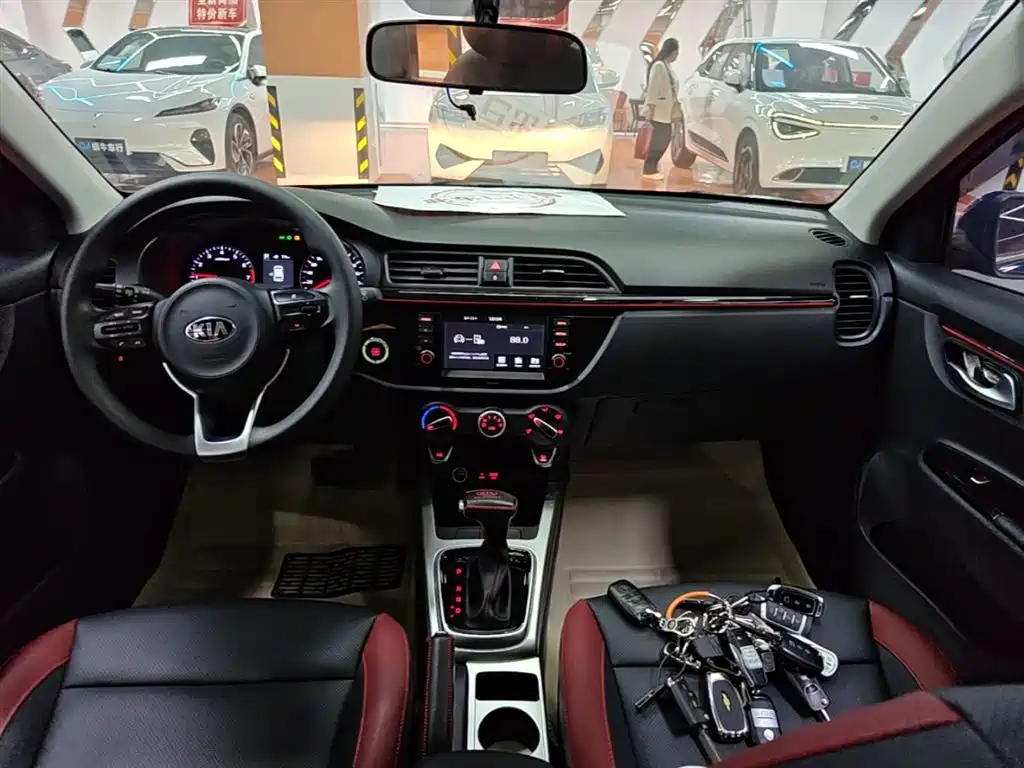 Kia KX CROSS 2017 1.4L AT GLS фото 10