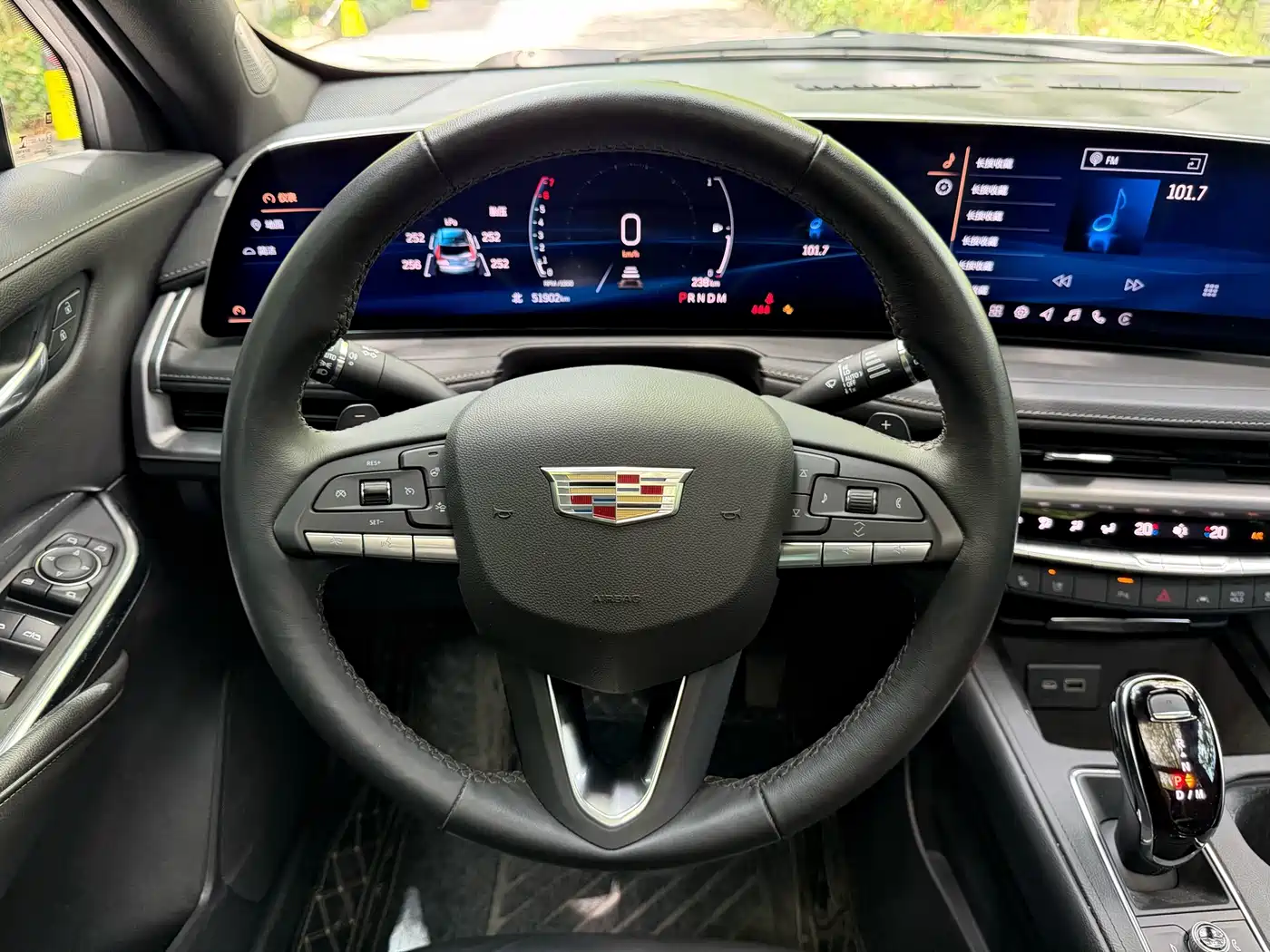 Cadillac XT4 2024 28T 2WD Premium фото 15