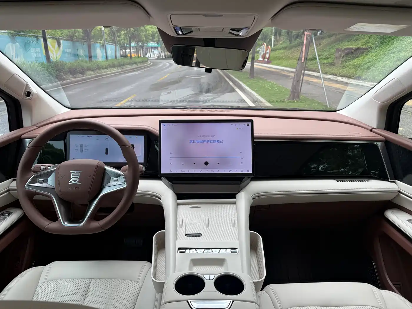 BYD Xia 2025 DM-i 1.5T 100km Surpass Edition фото 24