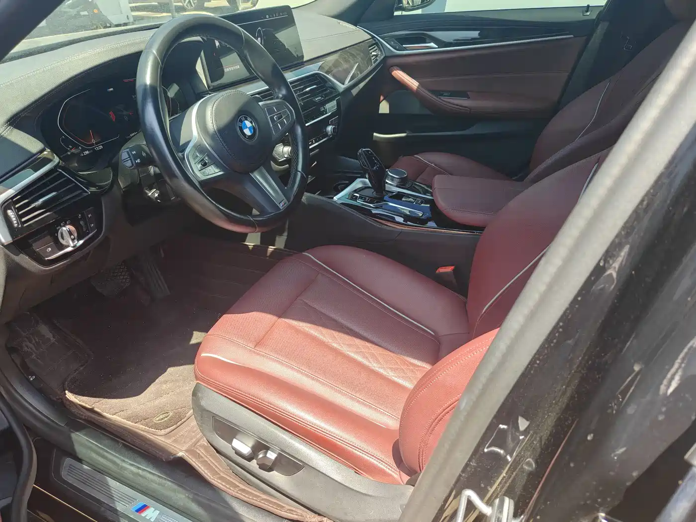 BMW 5 Series 2022 525Li M Sport Package фото 4