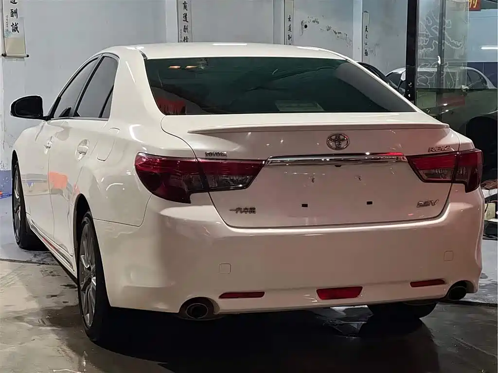 Toyota Reiz 2013 2.5V Premium Edition фото 11