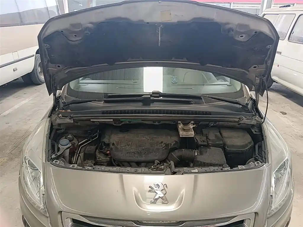 Peugeot 3008 2015 2.0L Automatic Trend Edition фото 20
