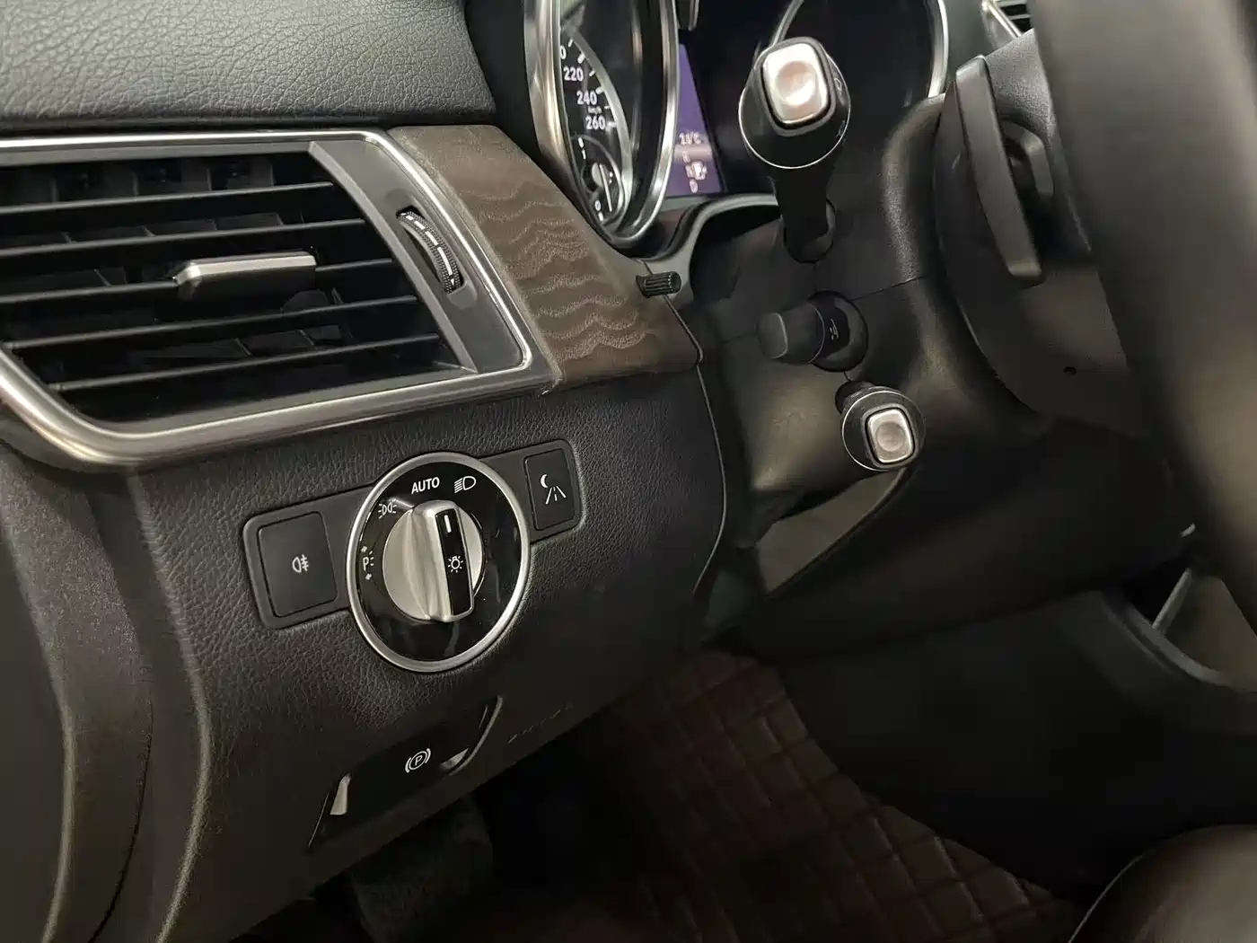 Mercedes-Benz GL-Class 2013 GL 500 4MATIC фото 16