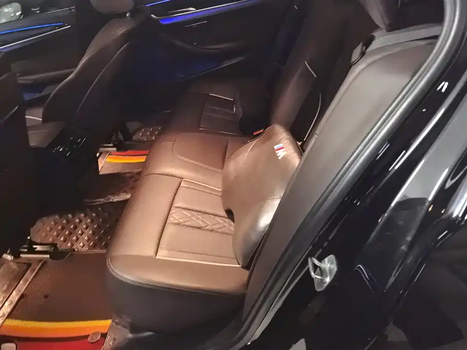 BMW 5 Series 2022 525Li M Sport Package фото 11
