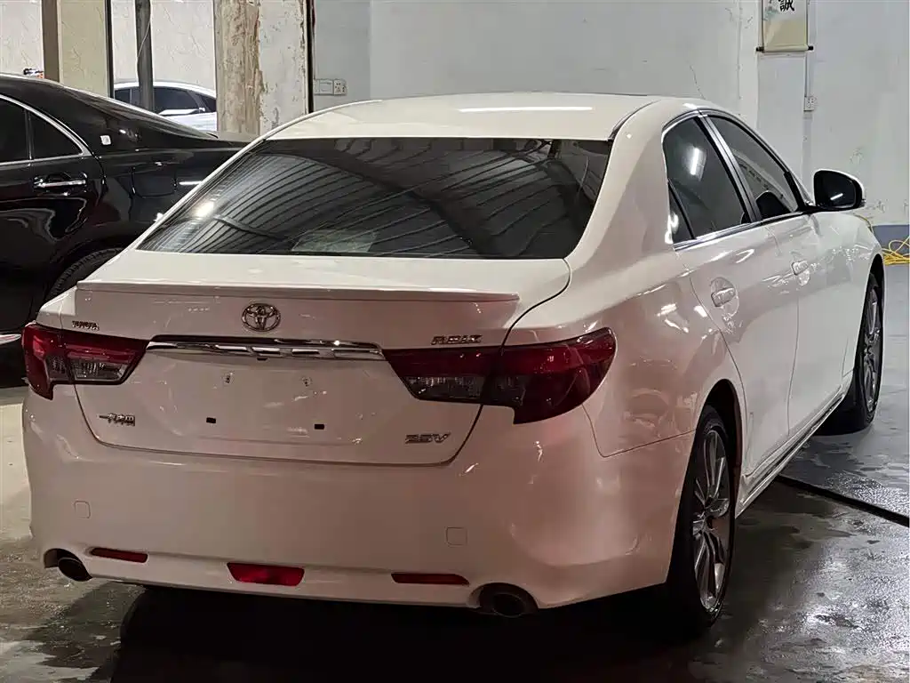 Toyota Reiz 2013 2.5V Premium Edition фото 13