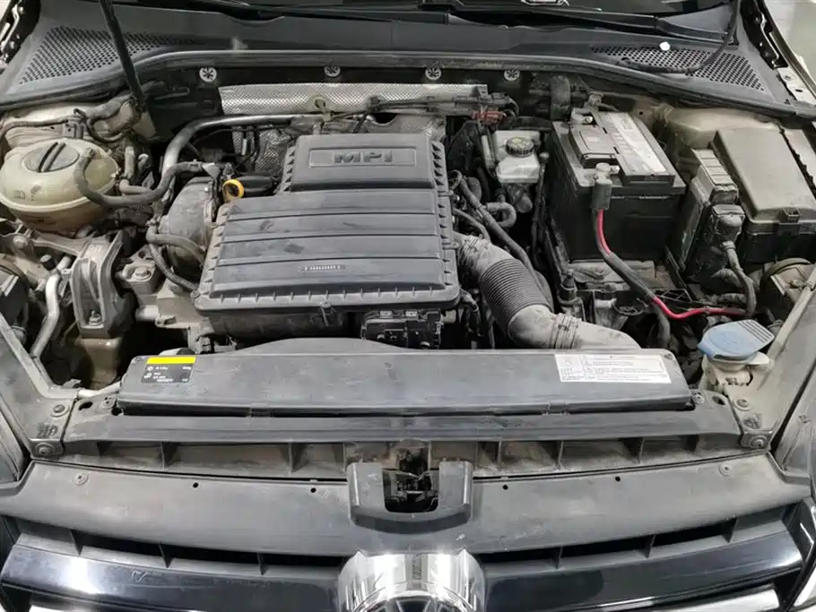 Volkswagen Golf 2014 1.6L Automatic Comfort фото 10