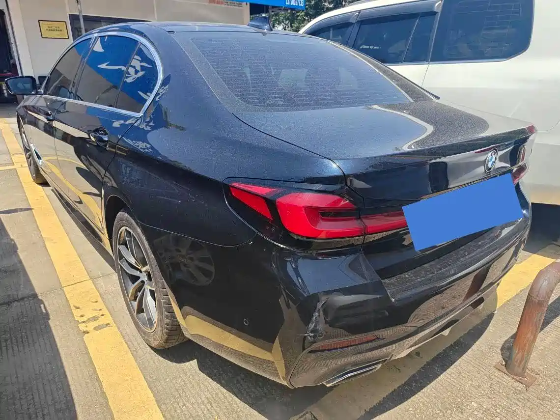 BMW 5 Series 2022 525Li M Sport Package фото 12