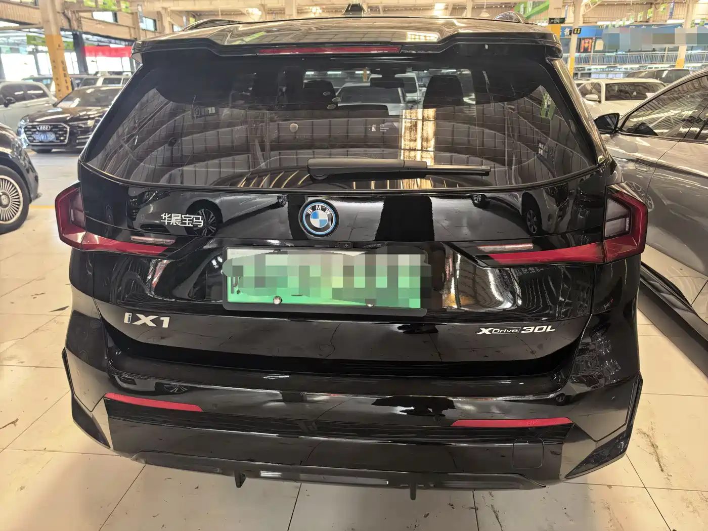 BMW iX1 2023 xDrive30L M Sport Package фото 10