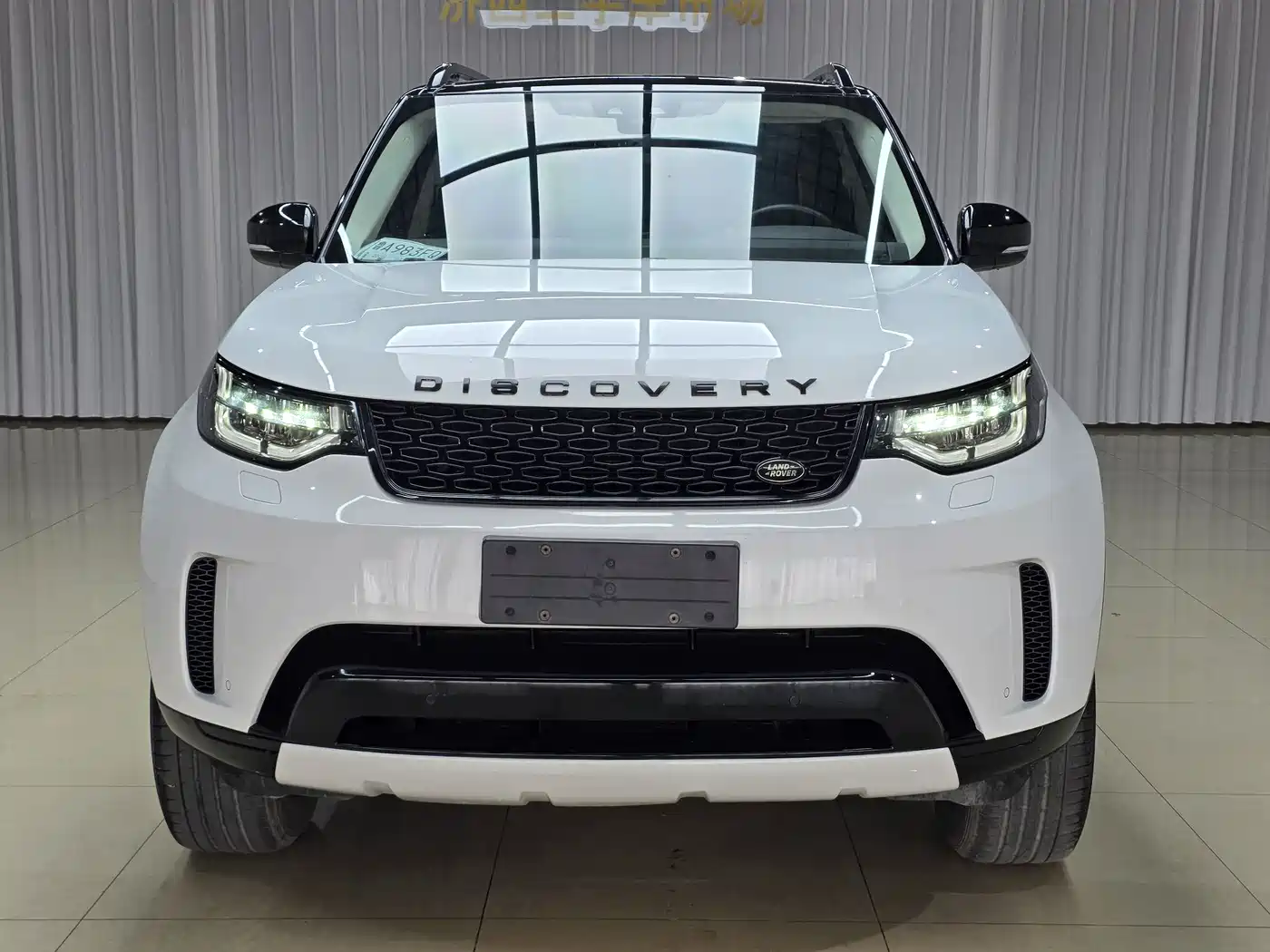 Land Rover Discovery 2018 3.0 SC V6 SE фото 2