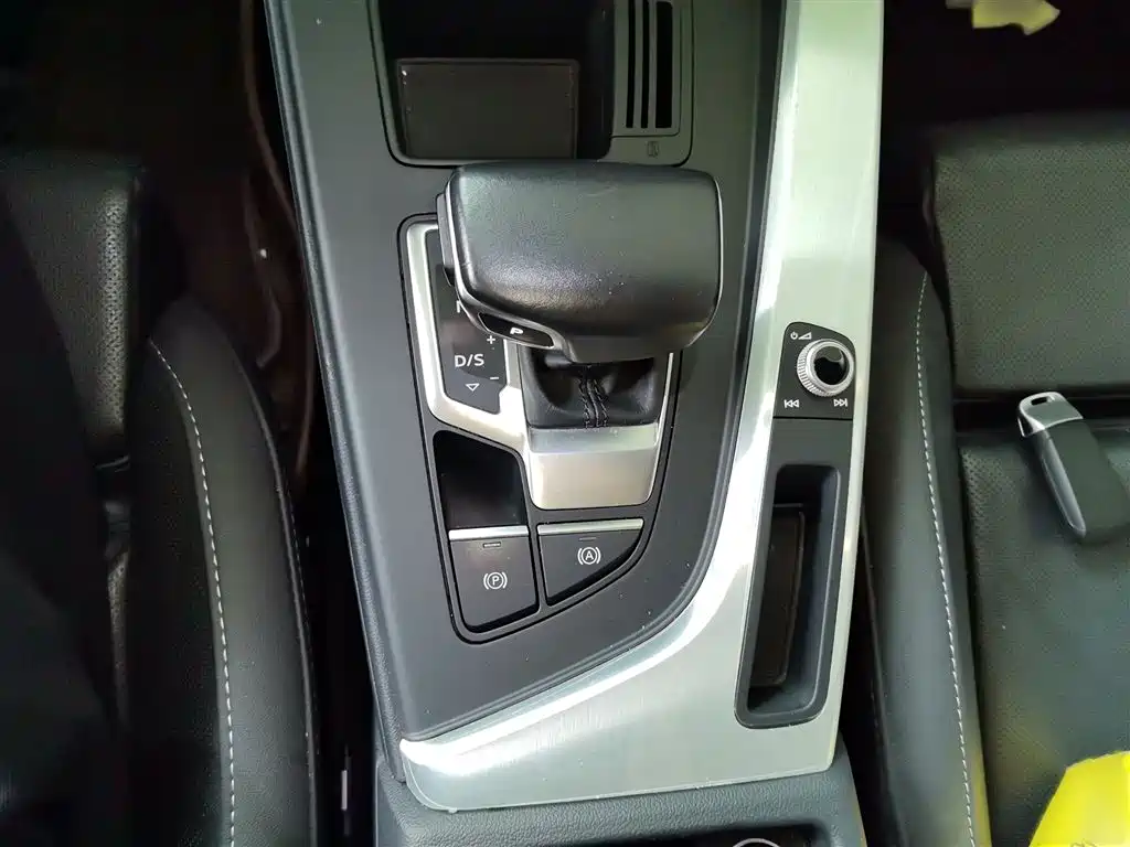 Audi A4L 2020 40 TFSI Fashion Dynamic Edition фото 7