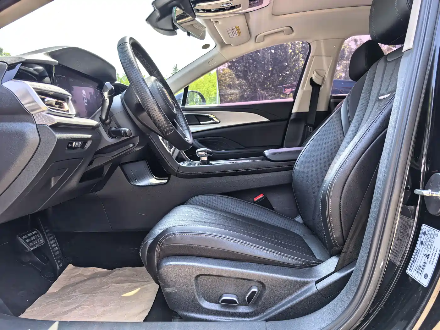 Hongqi H5 2024 1.5T DCT Smart Connect Flag Rhythm Edition фото 9