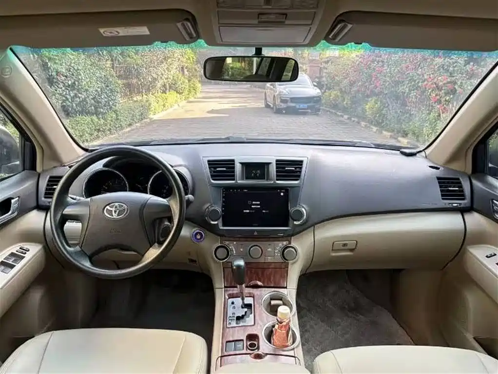 Toyota Highlander 2009 2.7L 2WD 7-seater Elite Edition фото 9