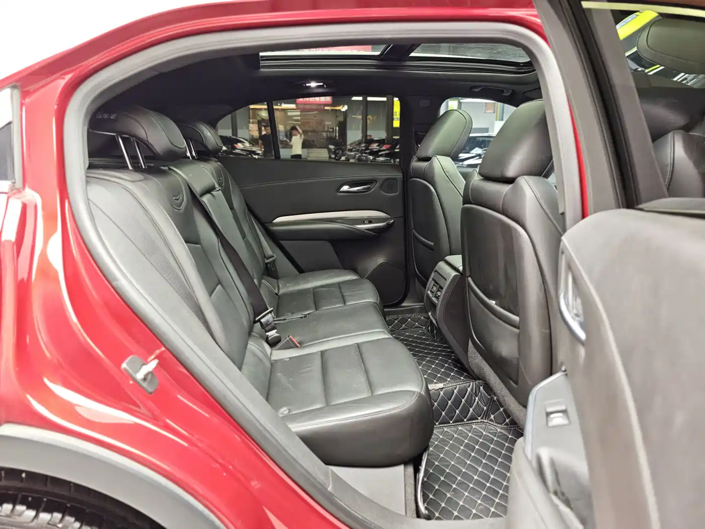 Cadillac XT4 2020 28T AWD Platinum Edition фото 7