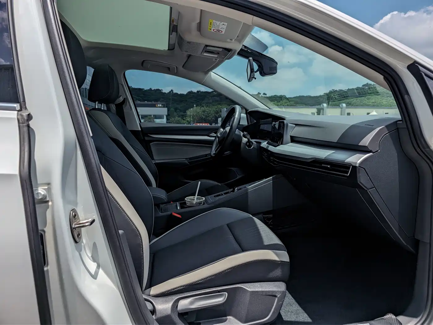 Volkswagen Golf 2023 Facelift 280TSI DSG Pro фото 9