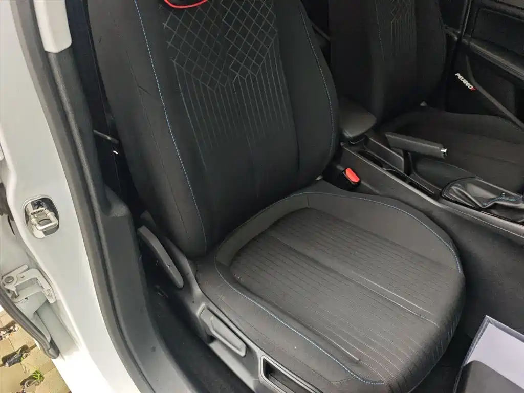 Peugeot 308 2016 1.6L Automatic Fashion фото 25