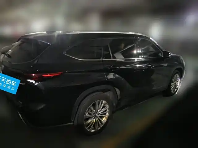 Toyota Highlander 2023 2.5L Smart Hybrid Dual Engine AWD Premium 7-Seater — фото 2