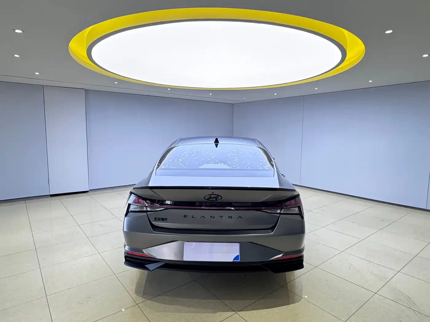 Hyundai Elantra 2022 1.5L CVT LUX Premium Edition фото 5