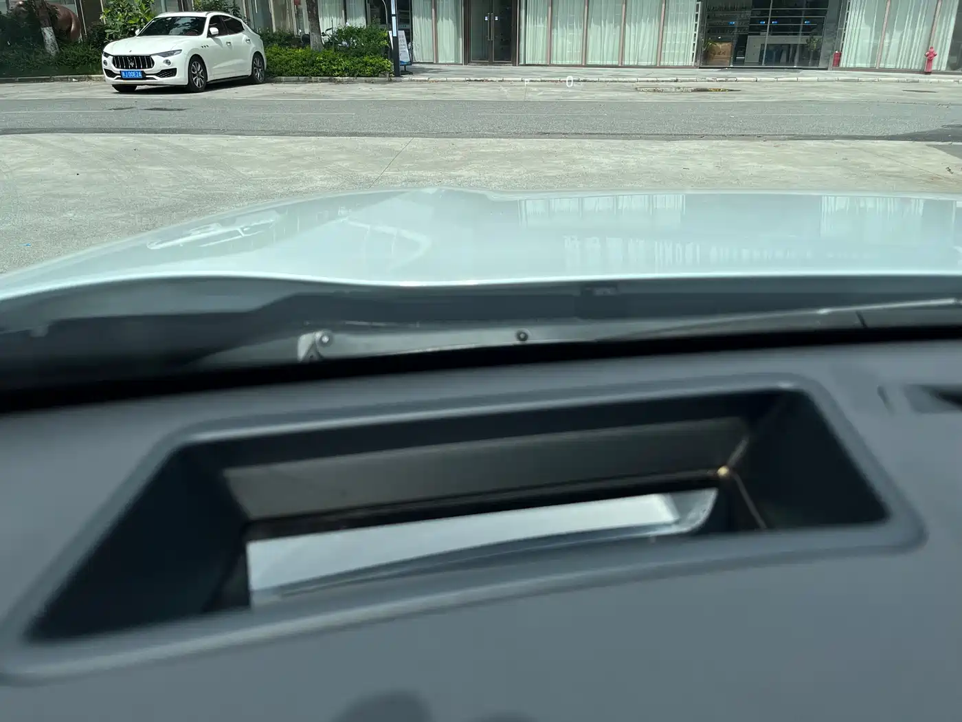 Toyota Wildlander 2023 Hybrid 2.5L E-CVT AWD Premium Edition фото 15
