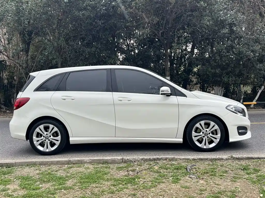 Mercedes-Benz B-Class 2017 B 200 Dynamic фото 21