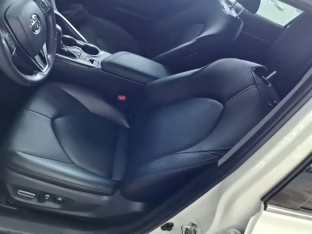 Toyota Camry 2021 2.0G Luxury Edition фото 15
