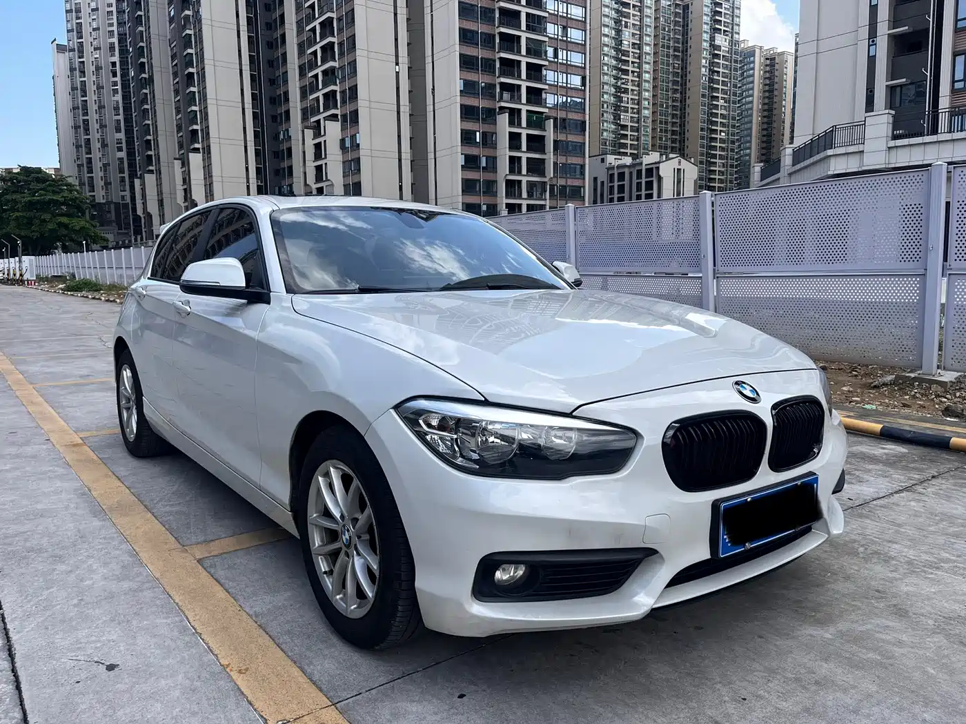 BMW 1 Series (Import) 2016 118i Leading фото 3