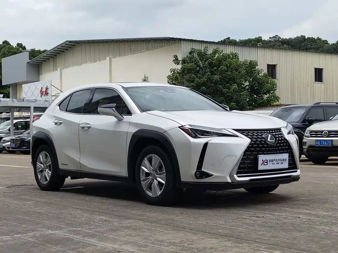 Фото 18 - Lexus UX