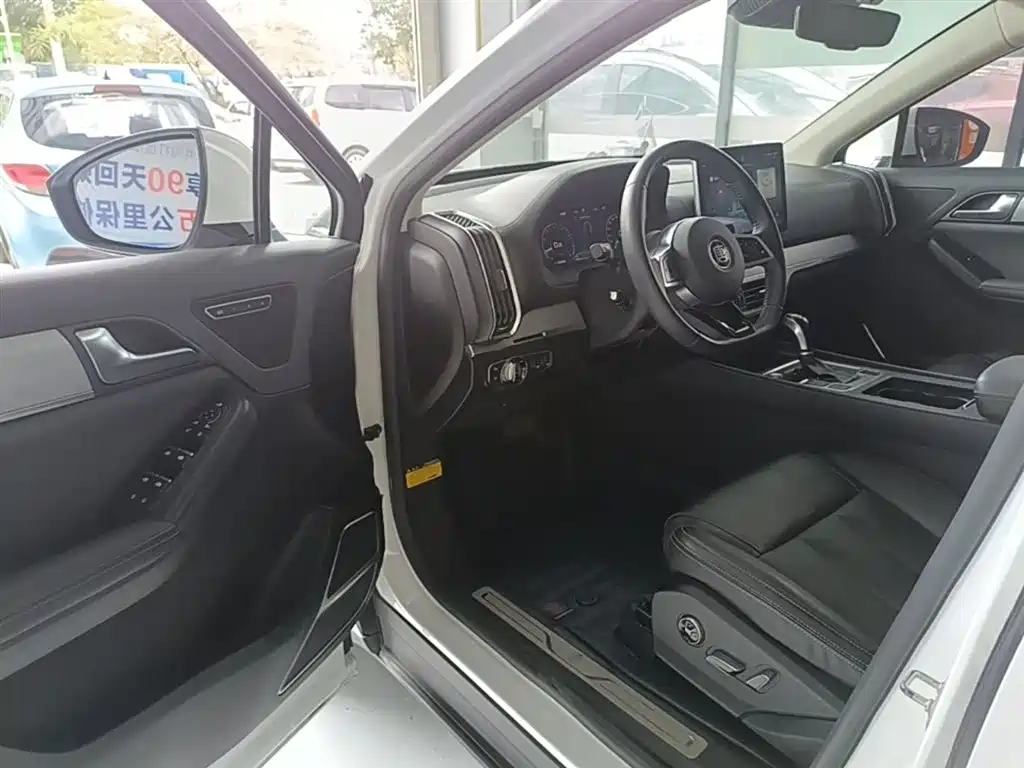 BYD Tang 2018 2.0T Automatic Smart Connection Honor Edition 7-Seater China V фото 16