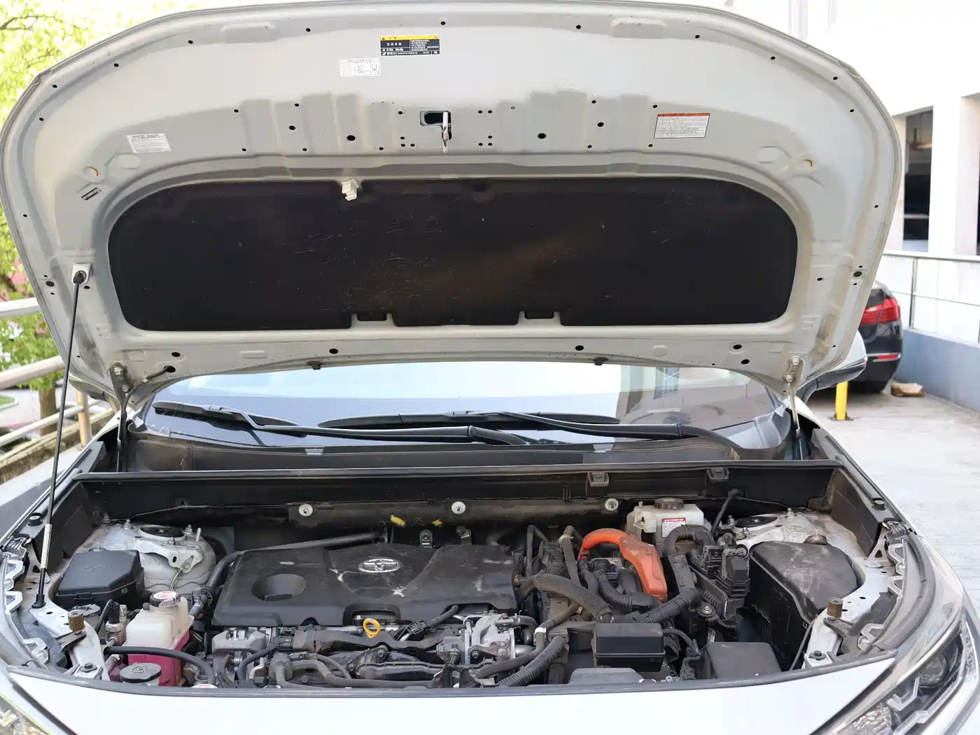 Toyota RAV4 Rongfang 2020 Hybrid 2.5L E-CVT AWD Flagship Edition фото 19
