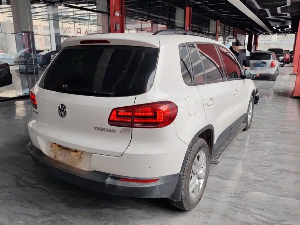 Volkswagen Tiguan 2015 1.8TSI Automatic 2WD Trendline фото 7