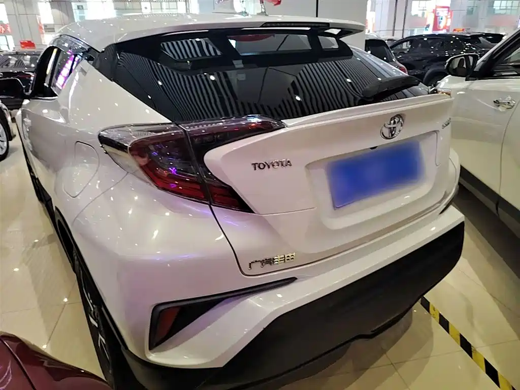 Toyota C-HR 2018 Model 2.0L Luxury Sunroof Version China V фото 5