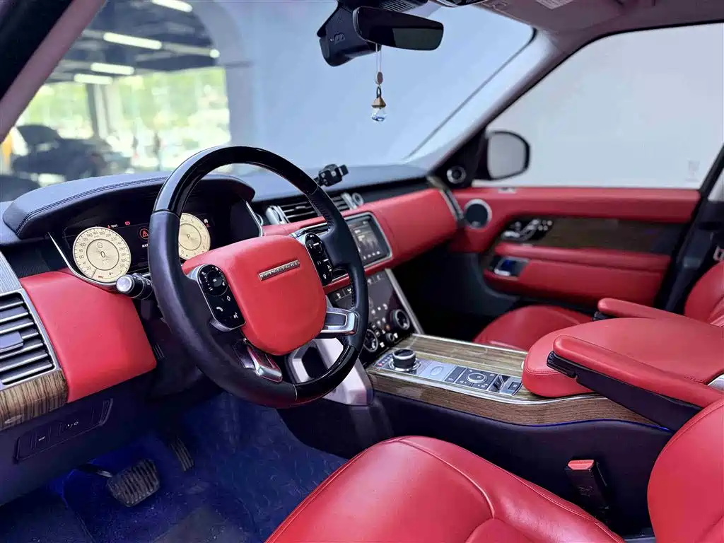 Land Rover Range Rover 2018 3.0 SC V6 Vogue Heritage Extended Edition фото 4