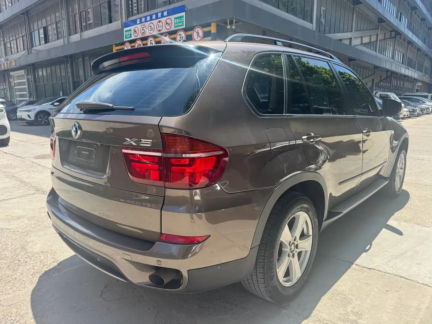 BMW X5 (Import) 2011 xDrive35i Leading Edition фото 6